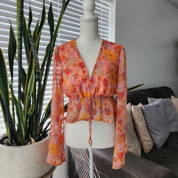 Wild Fable Bell Sleeve. Boho Floral Tie Front Top Size Medium. New without tags. - Picture 1 of 7
